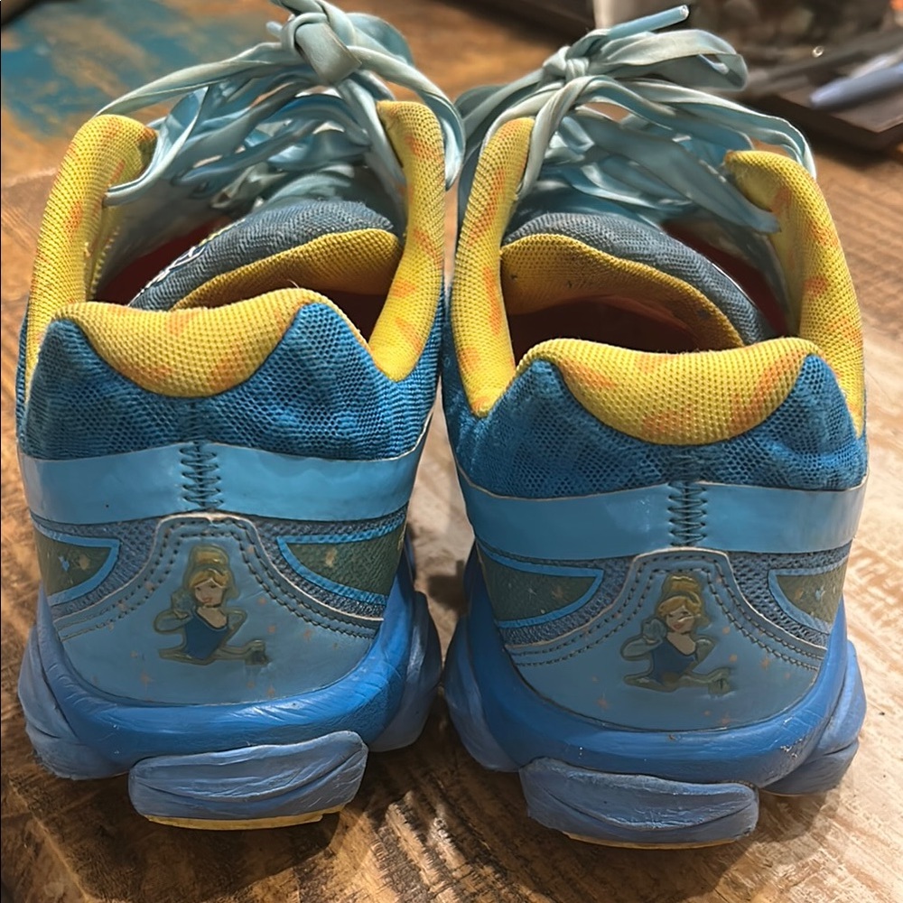 New Balance Run Disney Marathon - Cinderella - Athletic Shoes